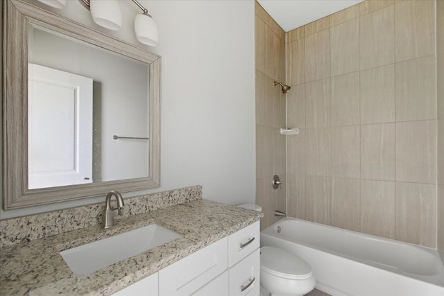 2253 W 19th Street 3, Chicago, IL 60608