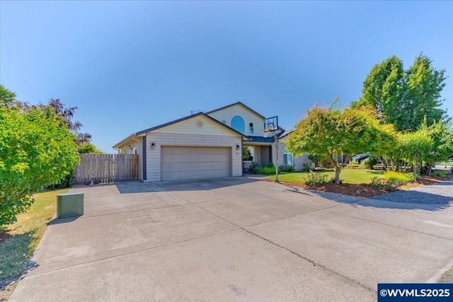312 SE Foundation Dr, Dallas, OR 97338