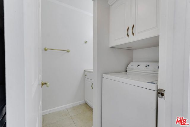 18316 Hatteras Street 21, Tarzana, CA 91356