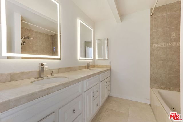 18316 Hatteras Street 21, Tarzana, CA 91356