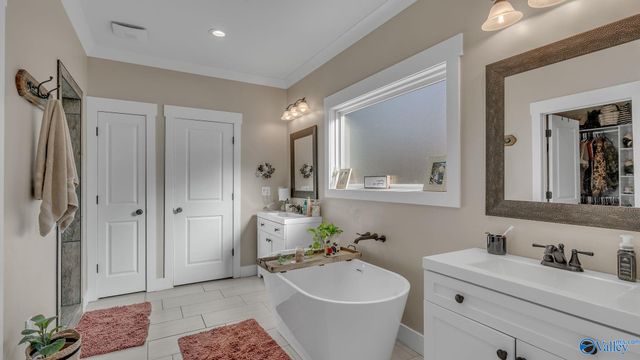 905 County Road 33, Scottsboro, AL 35769