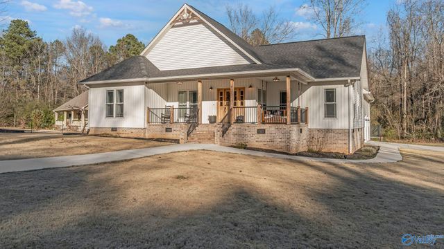 905 County Road 33, Scottsboro, AL 35769