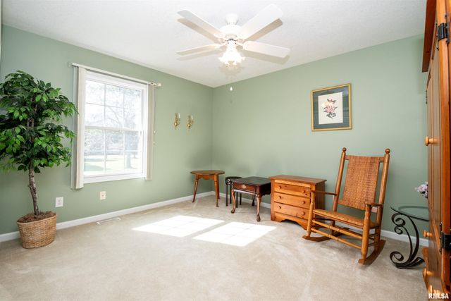 10 ELK Court, Washington, IL 61571