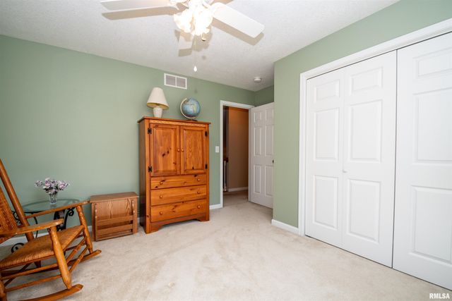 10 ELK Court, Washington, IL 61571
