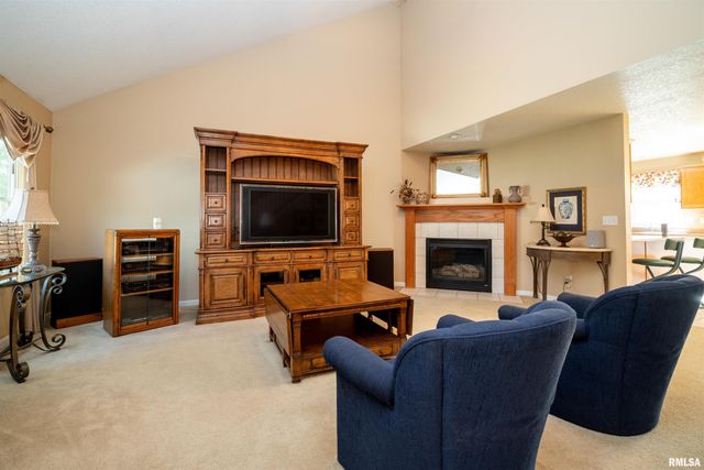 10 ELK Court, Washington, IL 61571