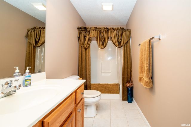 10 ELK Court, Washington, IL 61571