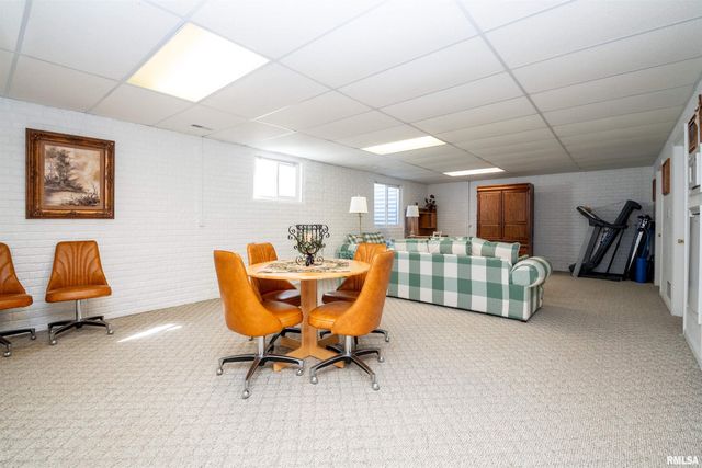 10 ELK Court, Washington, IL 61571