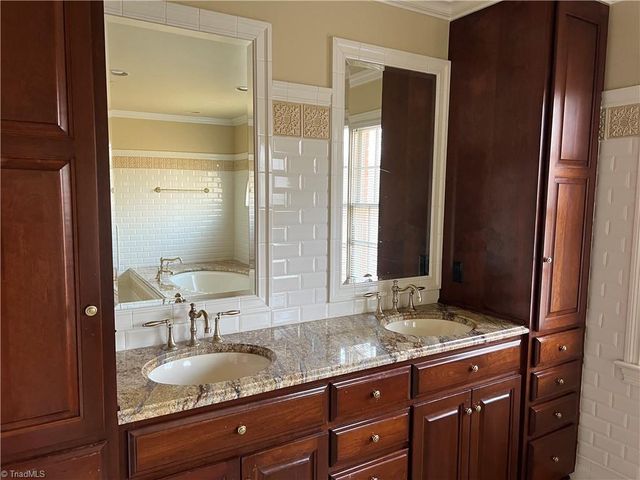 509 Boxthorne Court, Winston-salem, NC 27106