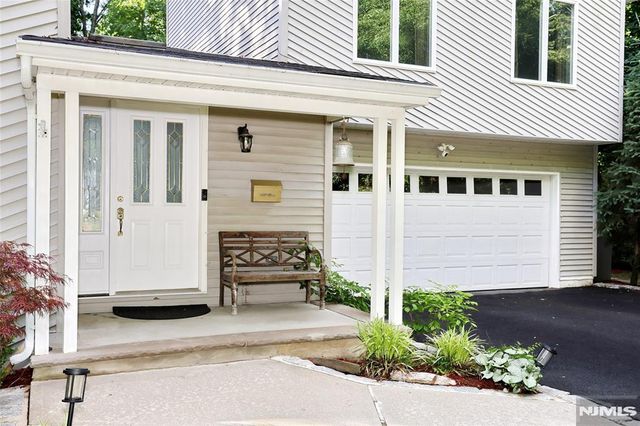 69 Pittis Avenue, Allendale, NJ 07401