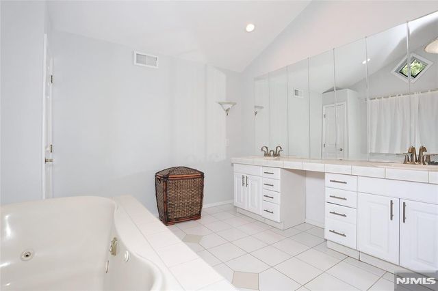 69 Pittis Avenue, Allendale, NJ 07401