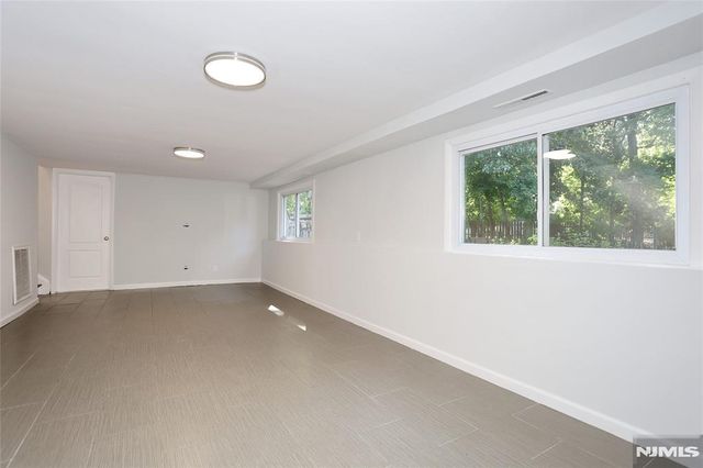 69 Pittis Avenue, Allendale, NJ 07401