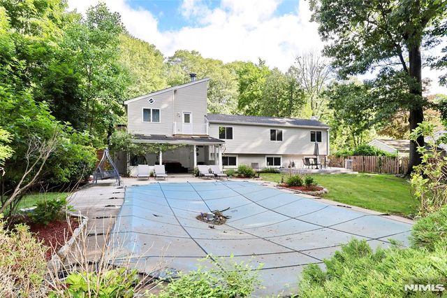69 Pittis Avenue, Allendale, NJ 07401