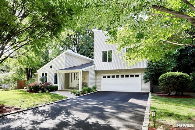 69 Pittis Avenue, Allendale, NJ 07401