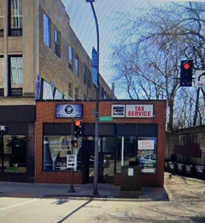 830 Davis Street, Evanston, IL 60201