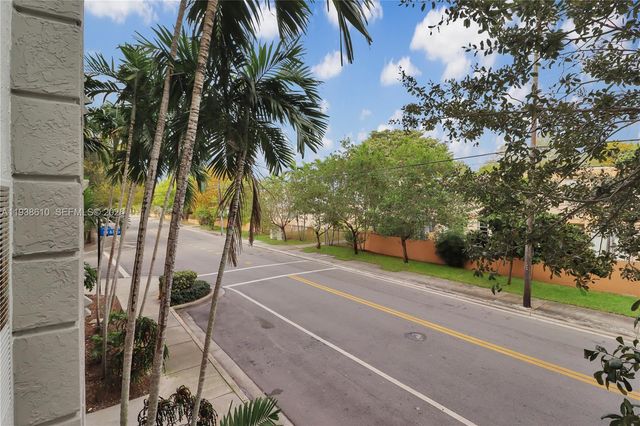 6001 SW 70th St 249, South Miami, FL 33143