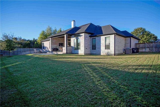 2047 Pebble Bend Drive, College Station, TX 77845