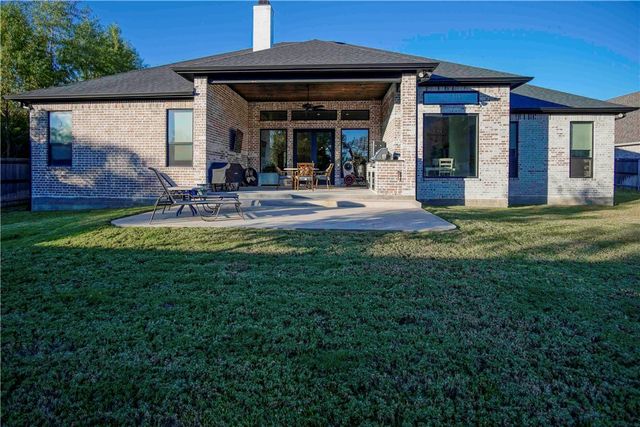2047 Pebble Bend Drive, College Station, TX 77845