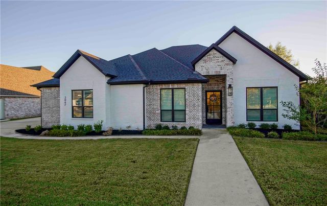 2047 Pebble Bend Drive, College Station, TX 77845