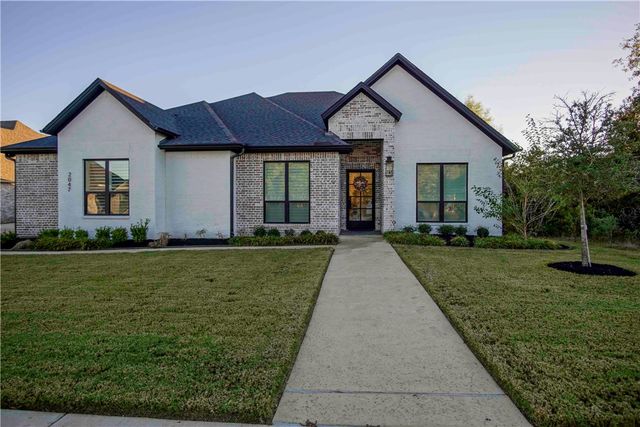 2047 Pebble Bend Drive, College Station, TX 77845