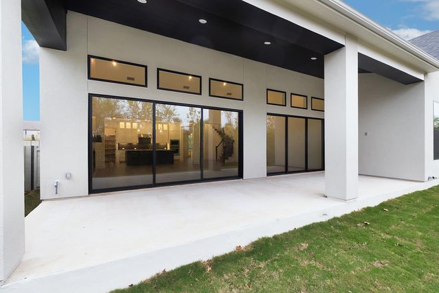 2102 Crimson Sunset DR, Georgetown, TX 78628