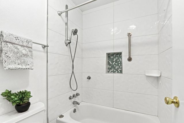 309 Tradewinds Drive 15, San Jose, CA 95123