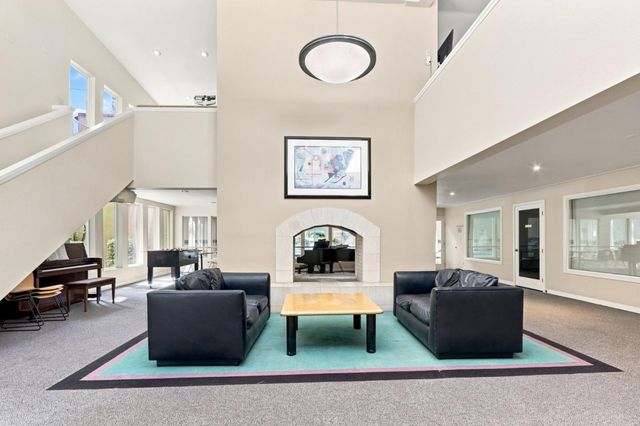 309 Tradewinds Drive 15, San Jose, CA 95123