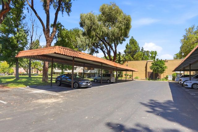 309 Tradewinds Drive 15, San Jose, CA 95123