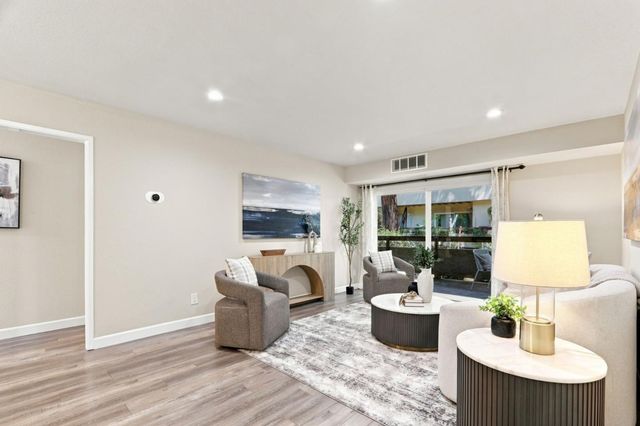 309 Tradewinds Drive 15, San Jose, CA 95123