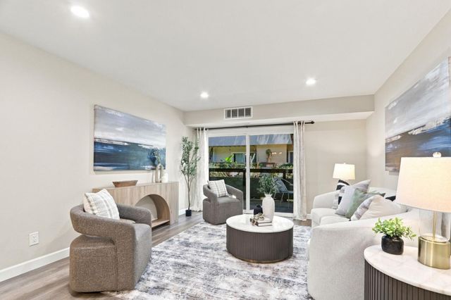 309 Tradewinds Drive 15, San Jose, CA 95123