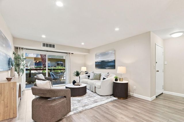 309 Tradewinds Drive 15, San Jose, CA 95123