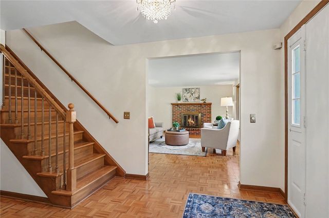 33 Scotch Lane, Irondequoit, NY 14617
