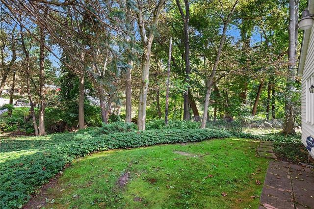 33 Scotch Lane, Irondequoit, NY 14617