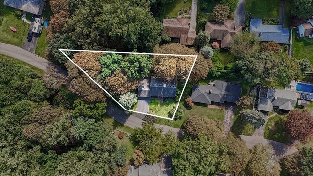 33 Scotch Lane, Irondequoit, NY 14617