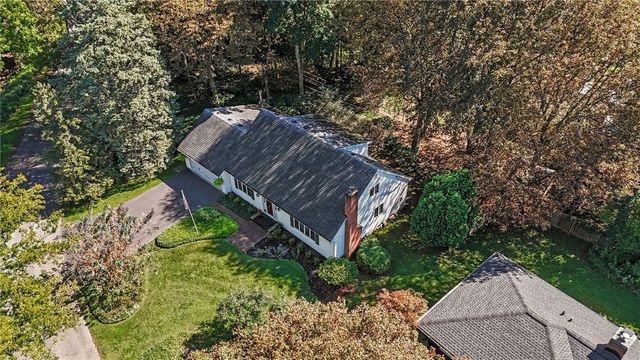 33 Scotch Lane, Irondequoit, NY 14617
