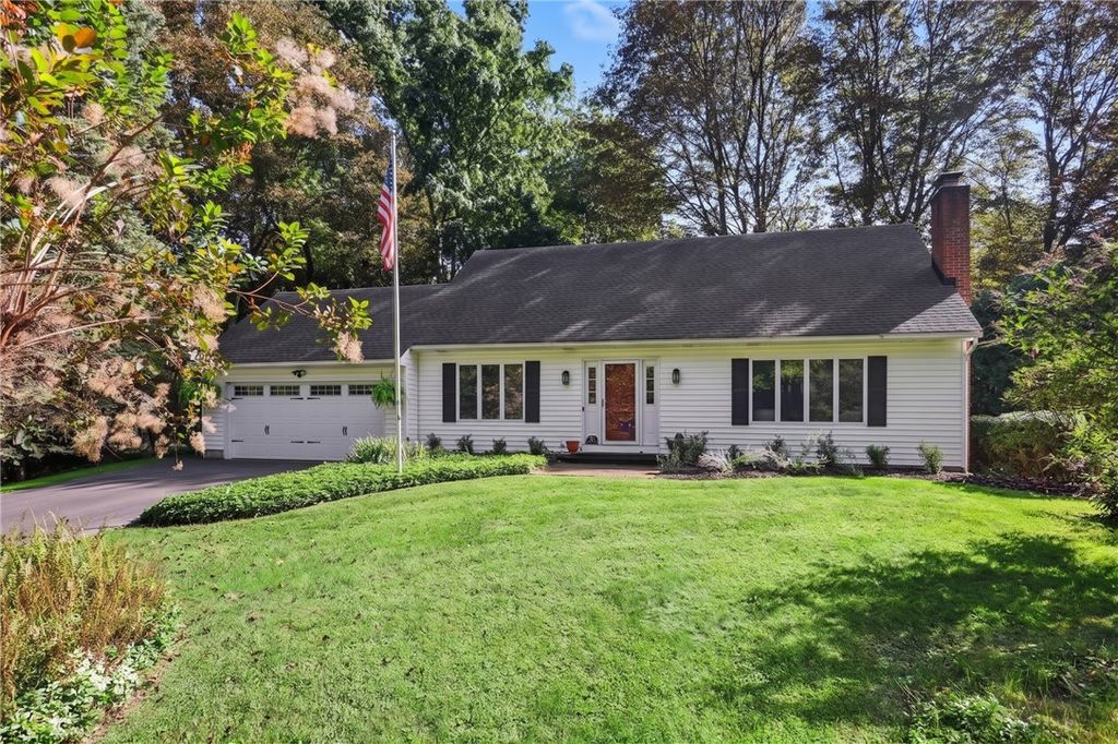 33 Scotch Lane, Irondequoit, NY 14617