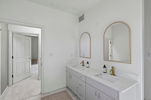 2920 Burton Avenue SE, Albuquerque, NM 87106