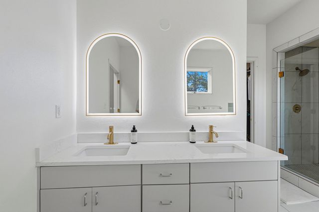 2920 Burton Avenue SE, Albuquerque, NM 87106