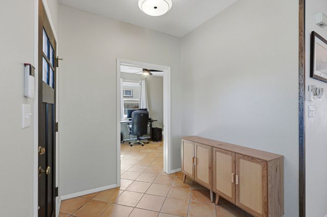 2920 Burton Avenue SE, Albuquerque, NM 87106