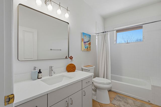 2920 Burton Avenue SE, Albuquerque, NM 87106