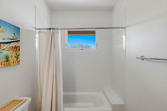 2920 Burton Avenue SE, Albuquerque, NM 87106