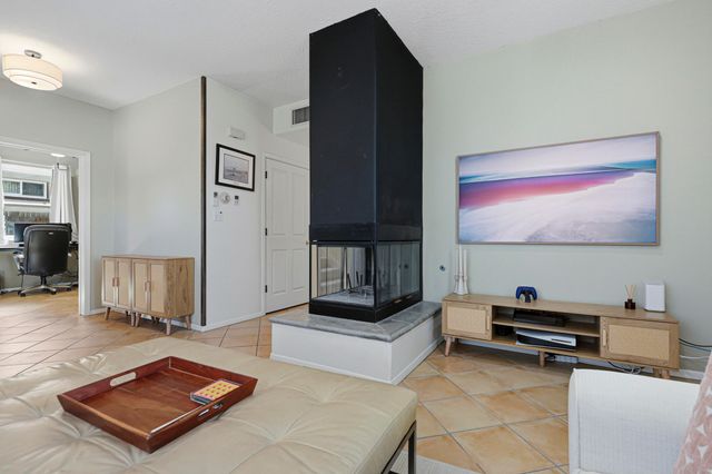 2920 Burton Avenue SE, Albuquerque, NM 87106