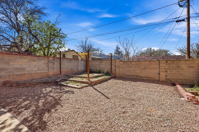 2920 Burton Avenue SE, Albuquerque, NM 87106