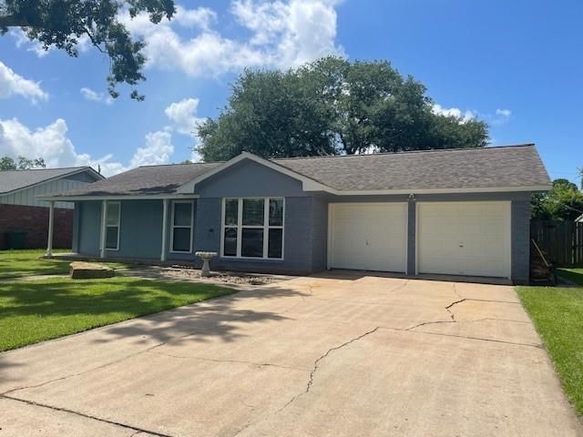 700 Northridge Street, Angleton, TX 77515