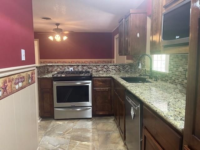 700 Northridge Street, Angleton, TX 77515