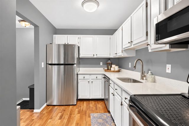 507 Sunset Lane, Saint Clair Shores, MI 48082