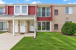 507 Sunset Lane, Saint Clair Shores, MI 48082