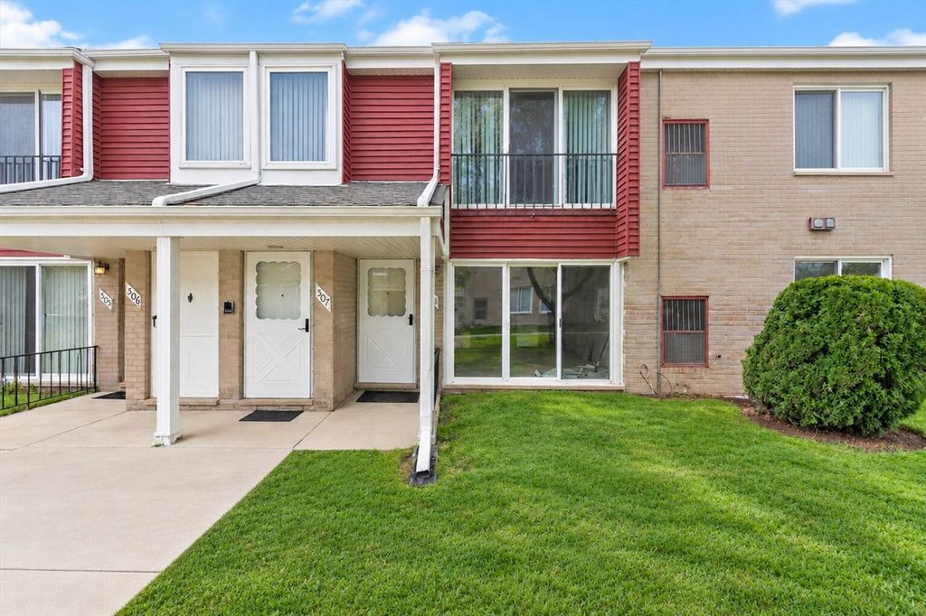 507 Sunset Lane, Saint Clair Shores, MI 48082