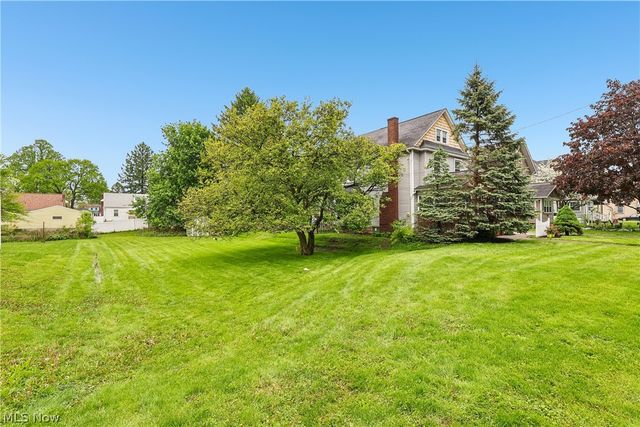 1968 Wakefield Avenue, Youngstown, OH 44514