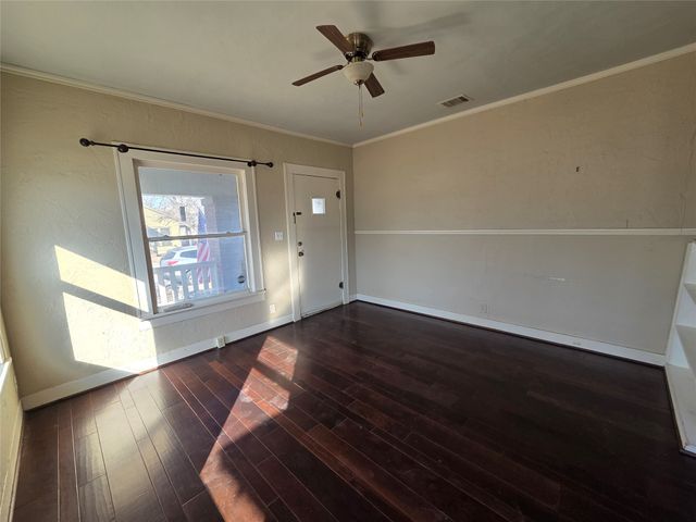 1335 S Lake Street, Fort Worth, TX 76104