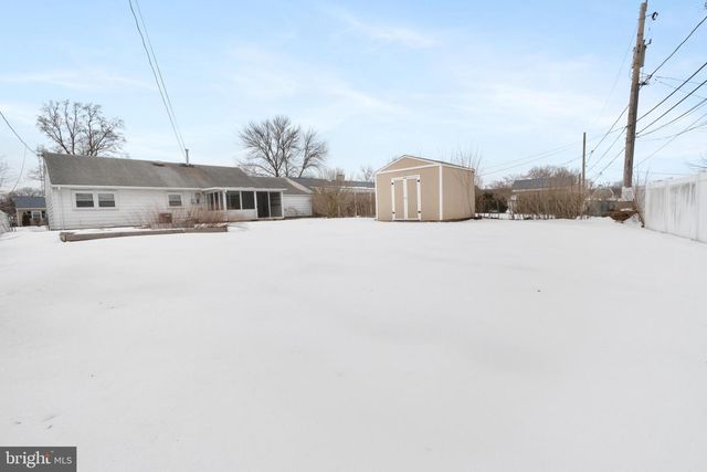 130 LEBBIE LN, Fairless Hills, PA 19030